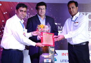 01- Indrajit Sabharwal (centre) receives the  Largest Tablet PC Manufacturer award from NCN