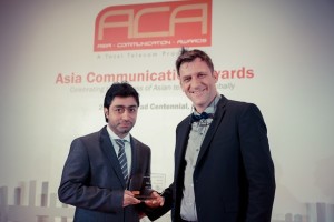 AbdulMajid Harmoodi receiving the Award