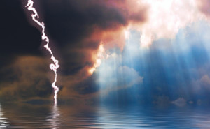 break-in-storm-clouds-over-sea-370x229