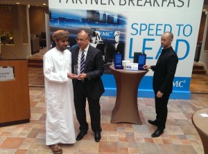 Said Al-Mandhari, MDS, receiving award