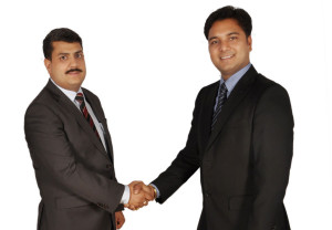 (L-R) Sanjay Raina, Director, Networking & IT Security, SNB Middle East and Ravinder Janotra, Regional Sales Manager, Middle East, Cyberoam