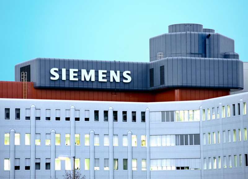 Siemens announced on Thursday it wanted to cut approximately 6,900 jobs worldwide - close to 2 percent of its global workforce.