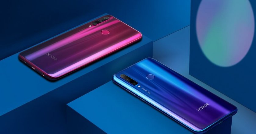 HONOR 10i, Phantom Red and Phantom Blue