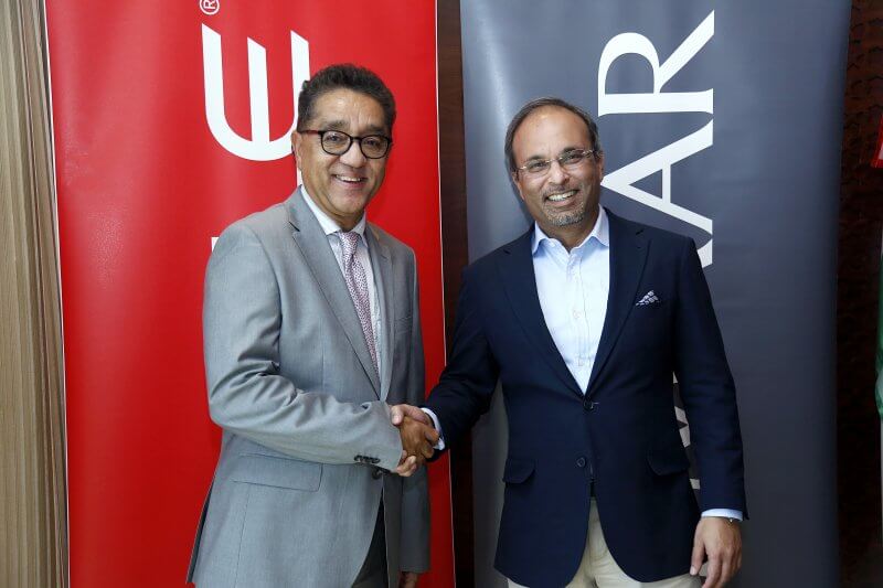 (LtoR) Arun Khekar, Oracle and Amit Jain, Emaar