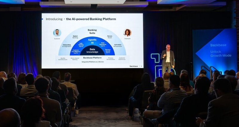 Backbase CEO & Founder Jouk Pleiter launching the world's first AI-powered Banking Platform at the Engage Americas event.